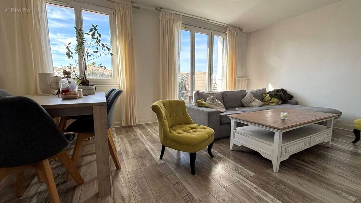 Appartement à MAISONS-ALFORT