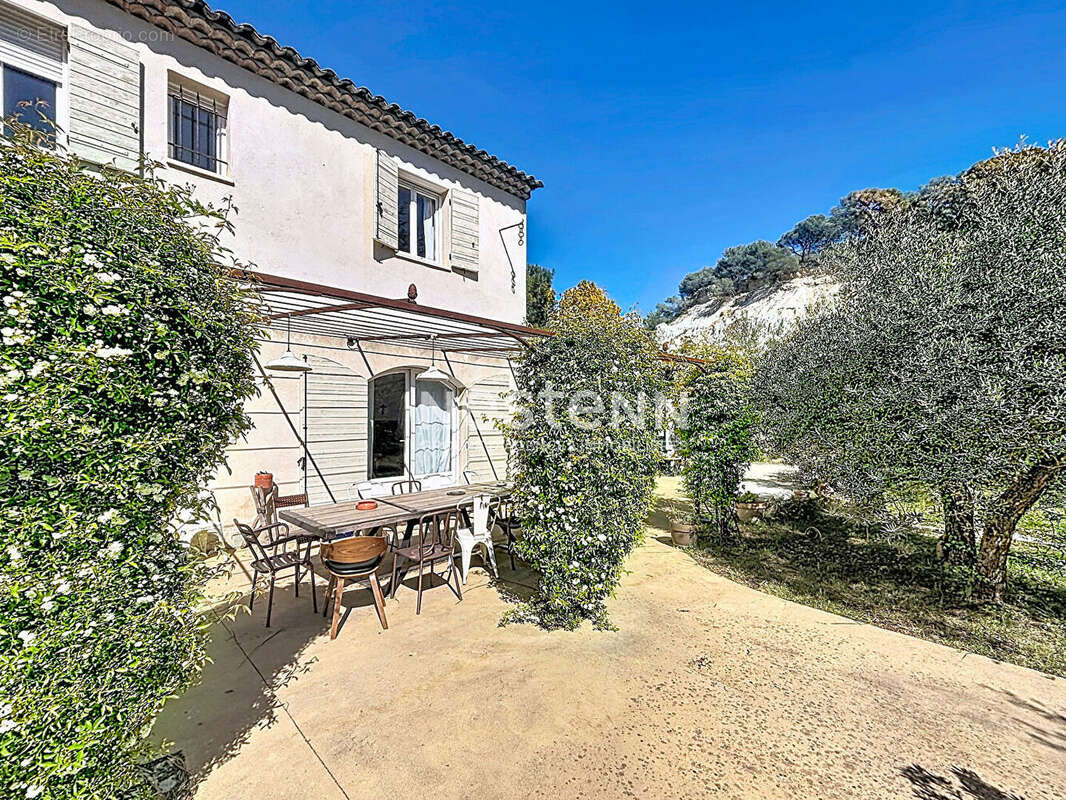 Maison à VENTABREN