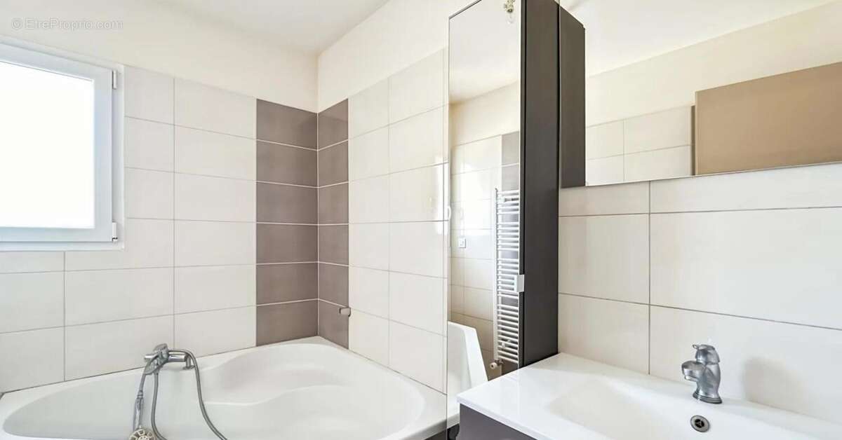 Maison à POUILLEY-LES-VIGNES