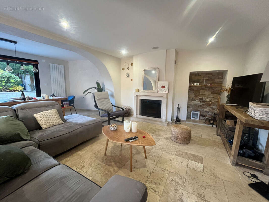 Maison à REVENTIN-VAUGRIS