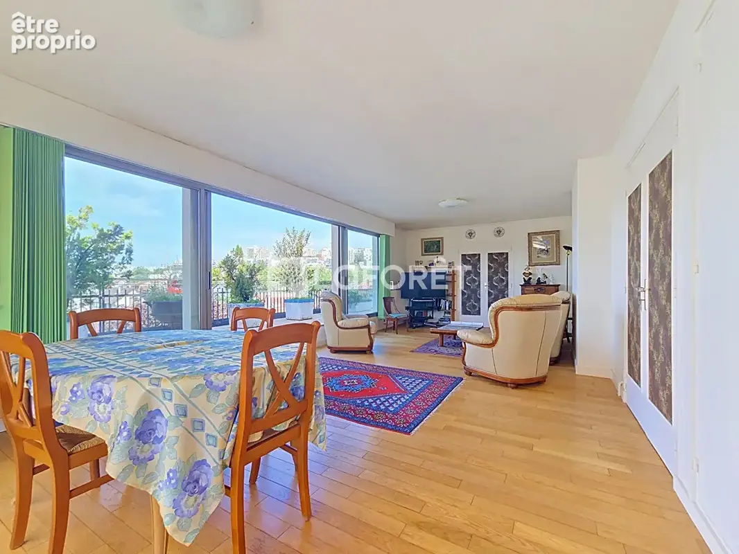 Exceptionnel, Appartement familial de 120 m² avec toit-terrasse de 200 m². - photo 2