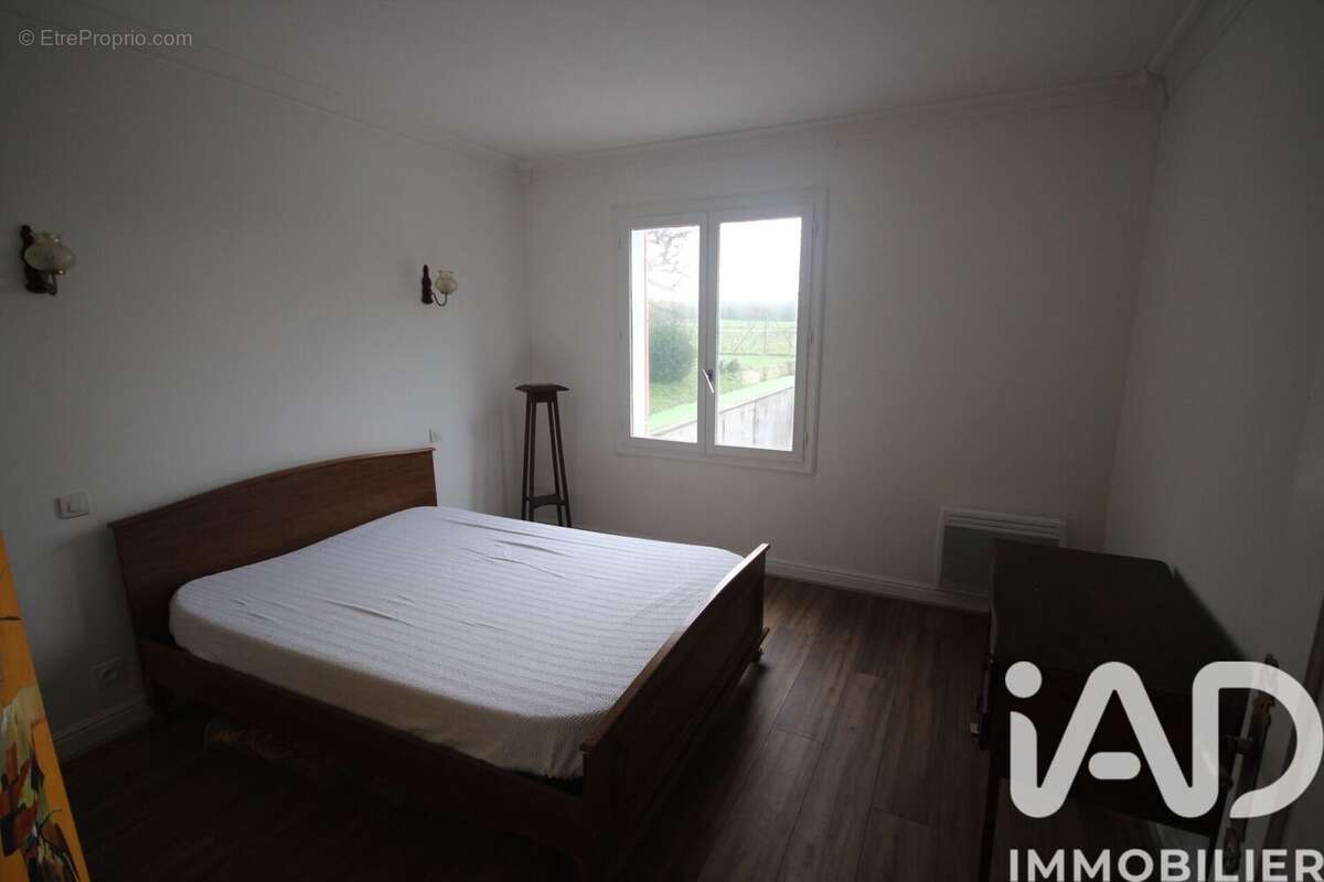 Maison 110 m² à Romegoux  - photo 5