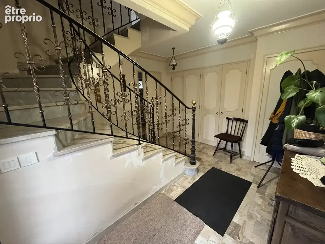Grande Maison Familiale avec revenu locatif ! - photo 3