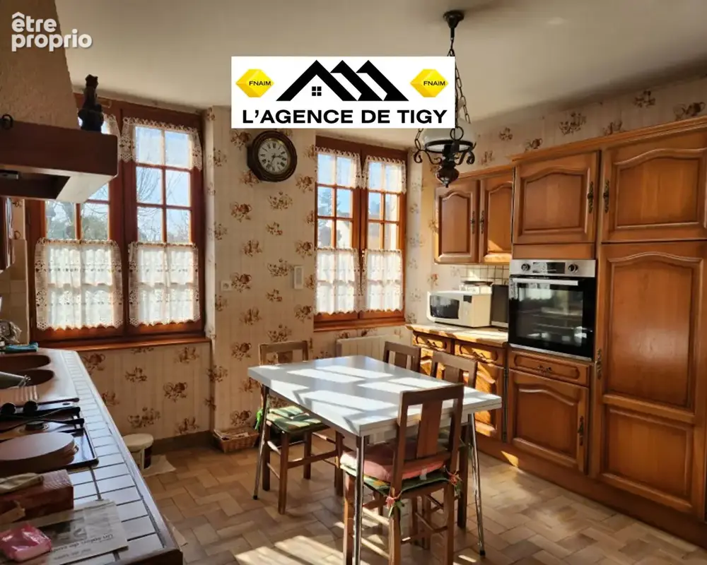 À VENDRE  "RARE": Maison avec multiples dépendances - photo 3