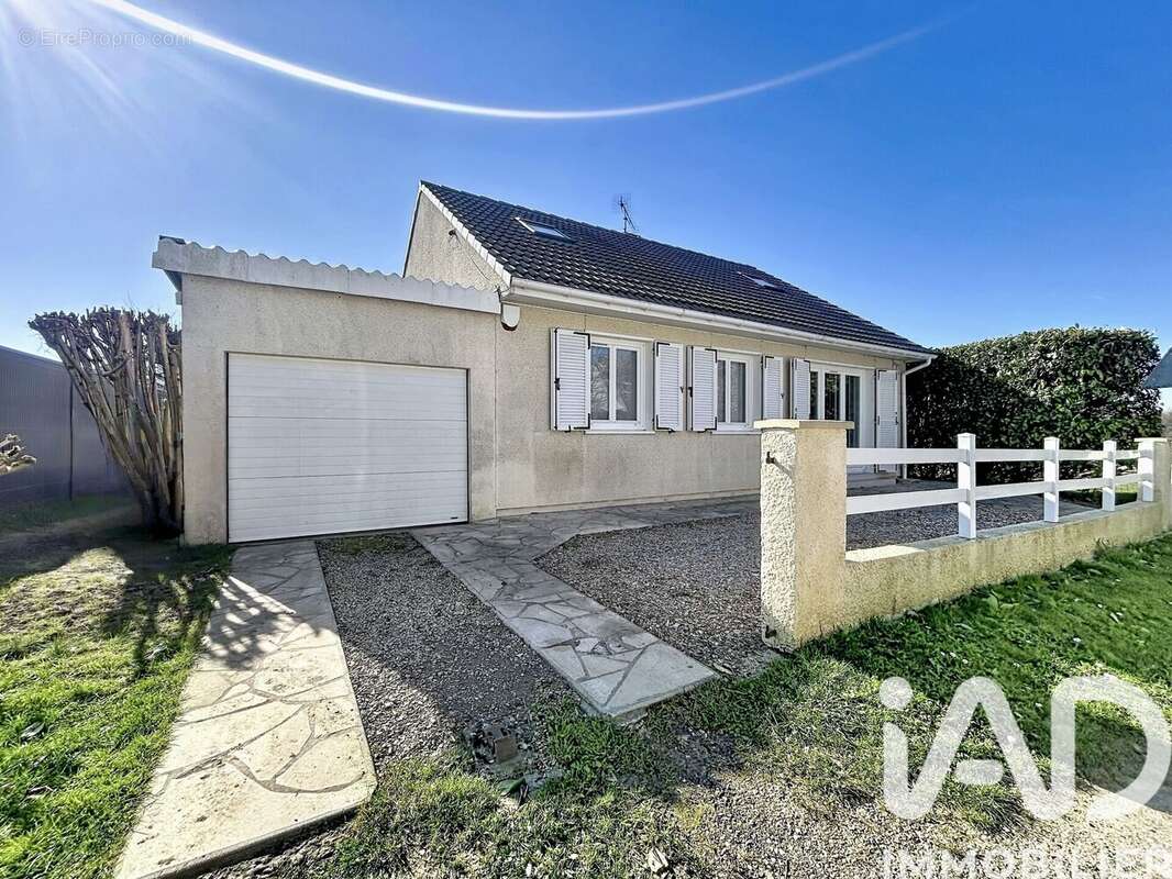 Photo 3 - Maison à FAVIERES