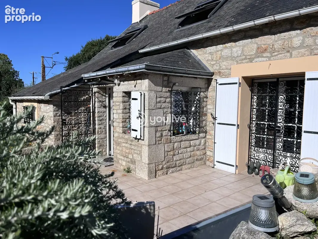 SCAËR (29390) - Le charme d'une maison en pierre - photo 22
