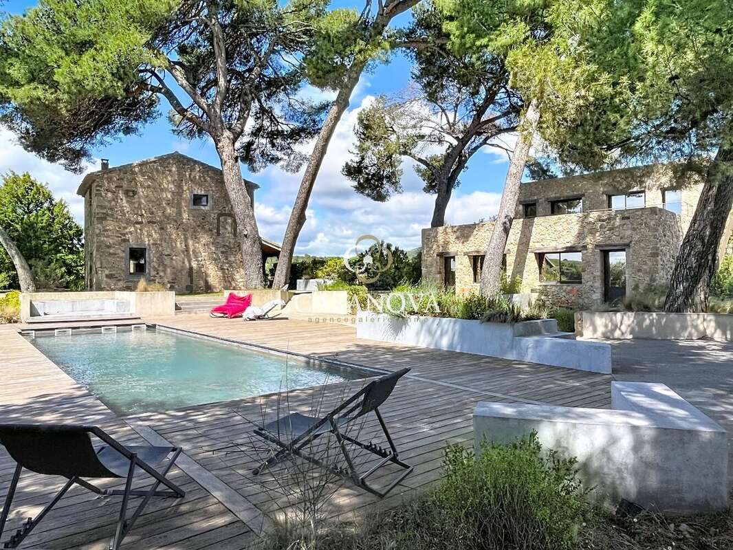 15 min de PEZENAS Magnifique mas rénové 300 m² habitables idéal pour chambres d'hôtes - photo 2
