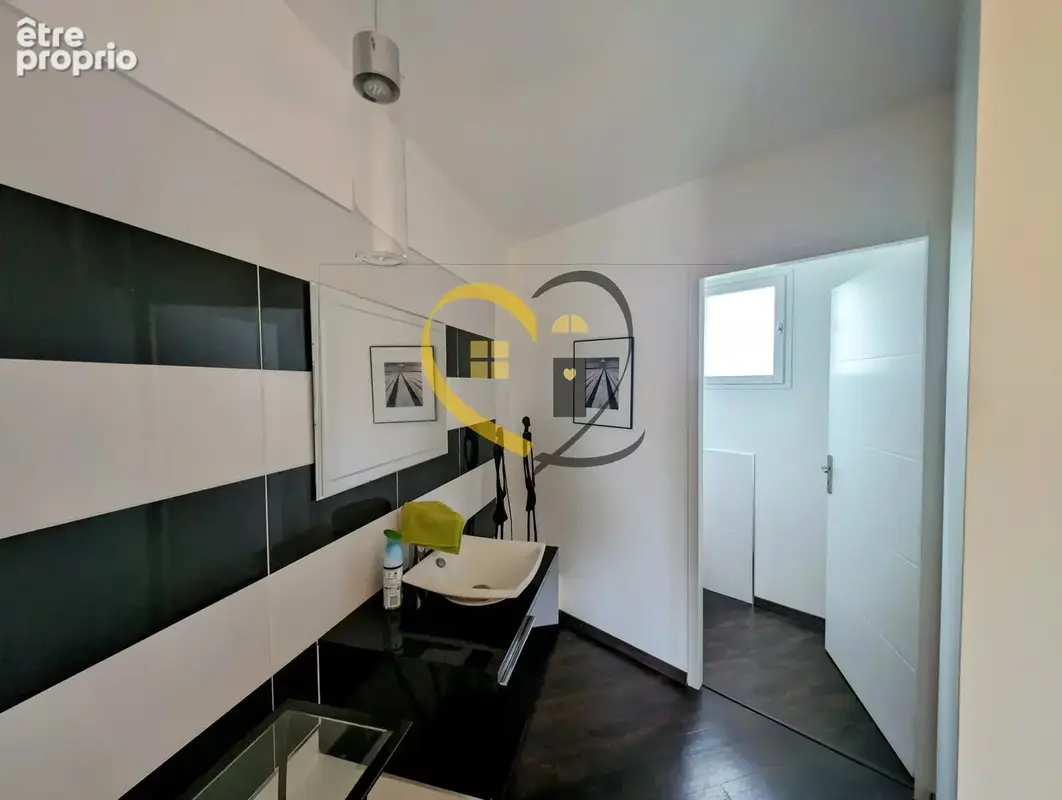 Maison d’architecte rénovée – Avermes, quartier calme. - photo 15