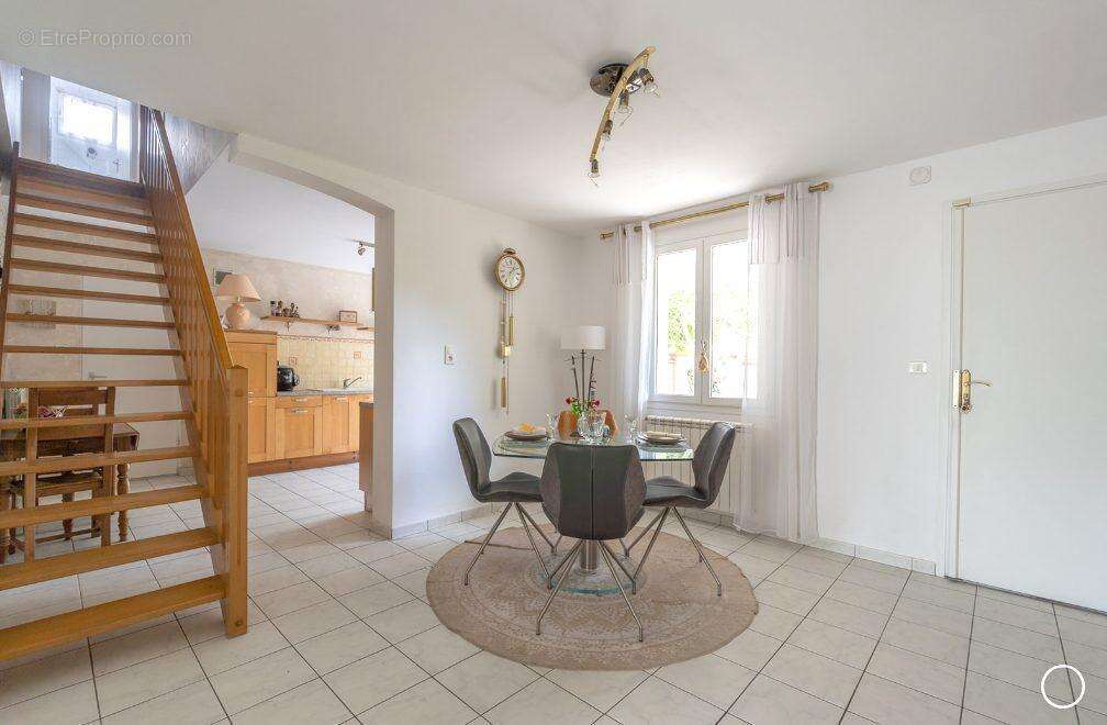 Maison à LA SALVETAT-SAINT-GILLES