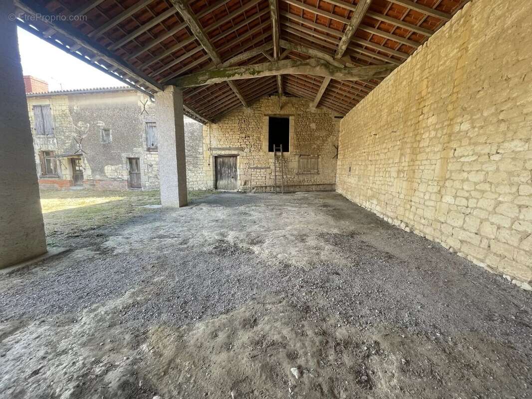 Corps de ferme avec fort potentiel - photo 10