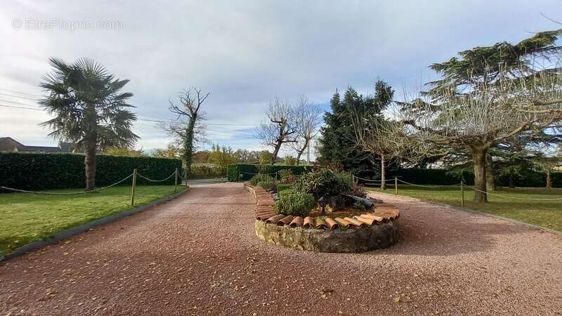 Maison à MONTBAZENS