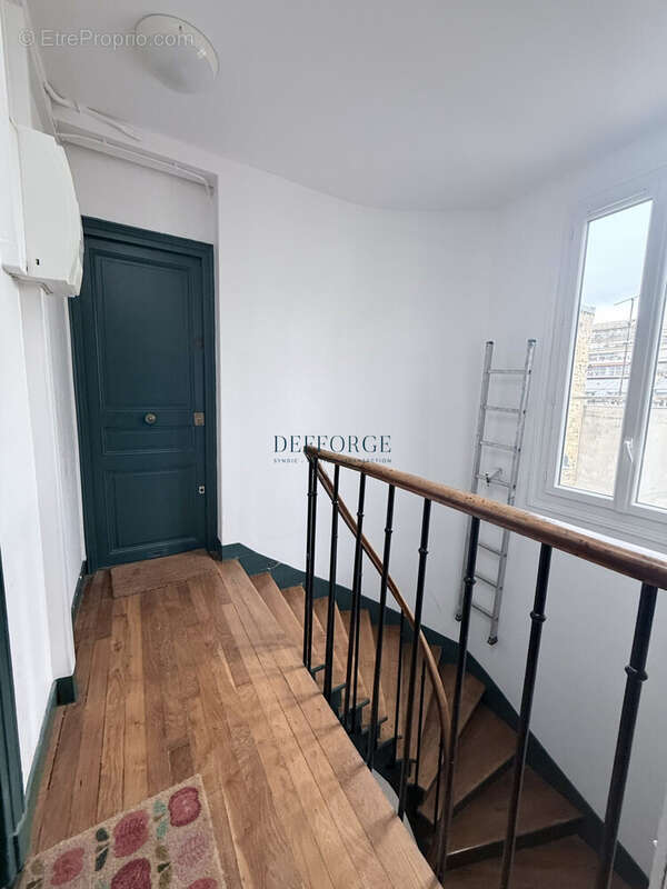 Appartement à PARIS-14E