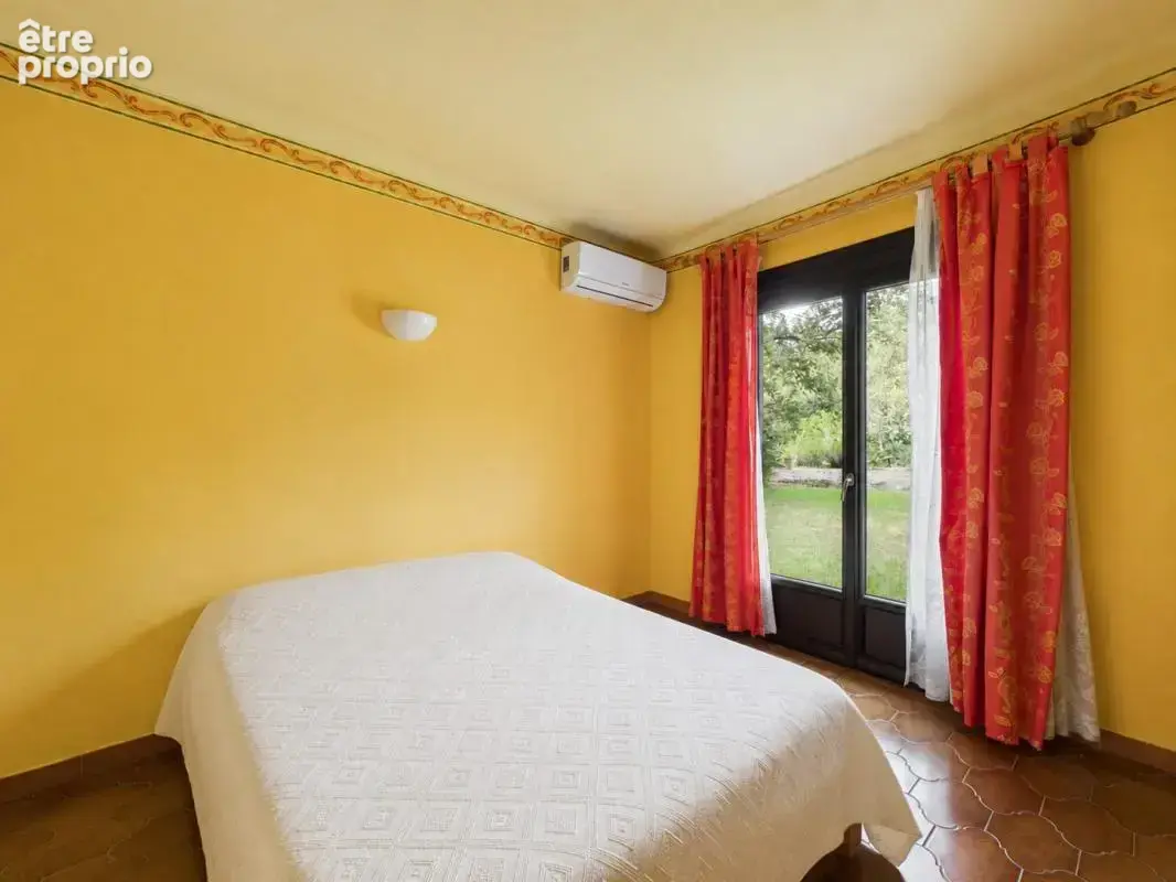 A vendre villa familiale de 176 m² avec piscine plaine de peri - photo 6