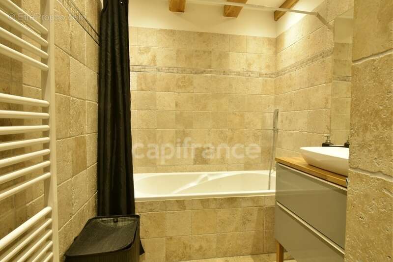 Maison à SAINT-PIERRE-DE-MEZOARGUES