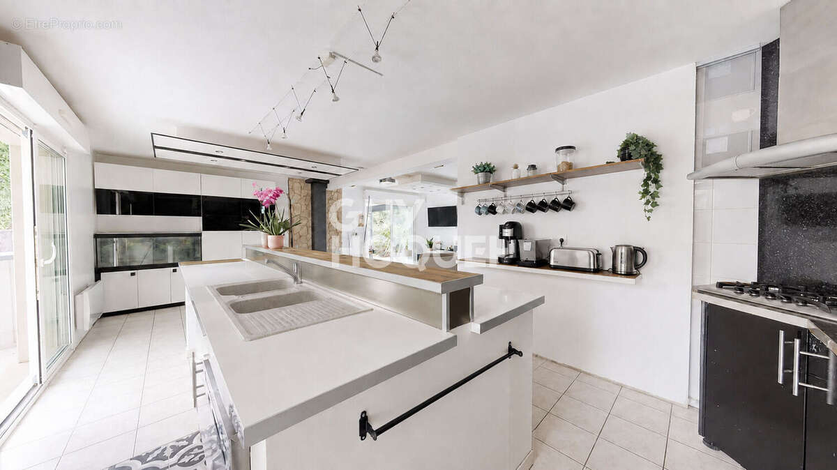 Maison familiale 185 m², 5 chambres, espace bien-être, terrain 2 100 m² - photo 5