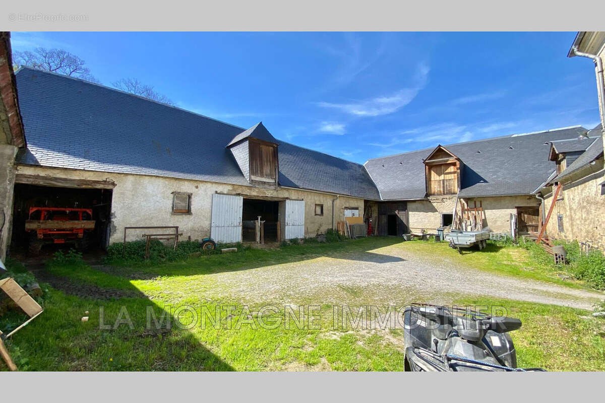 Maison à LES ANGLES