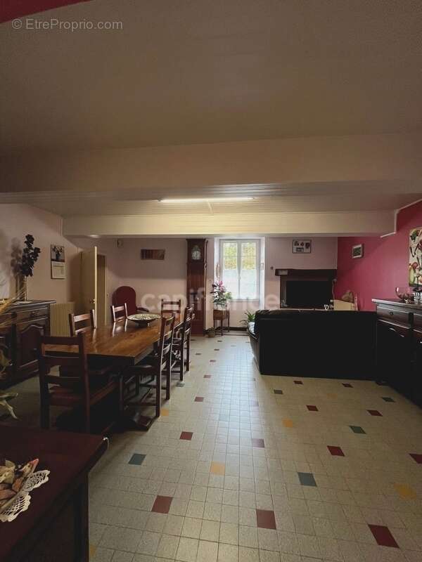 A vendre et rénover : Ancien corps de ferme 9 pièces, 6 chambres, au coeur d'un village proche de MAUVEZIN (32) - photo 10