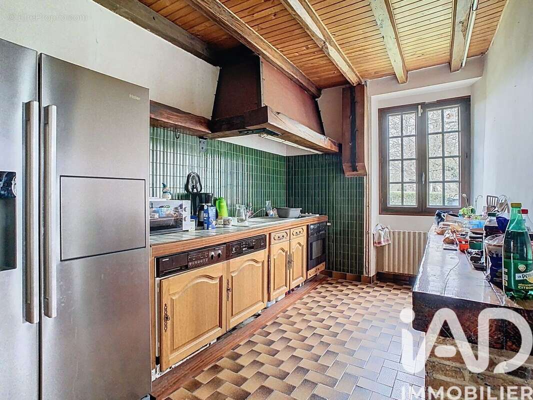Maison 258 m² à Bannes  - photo 7
