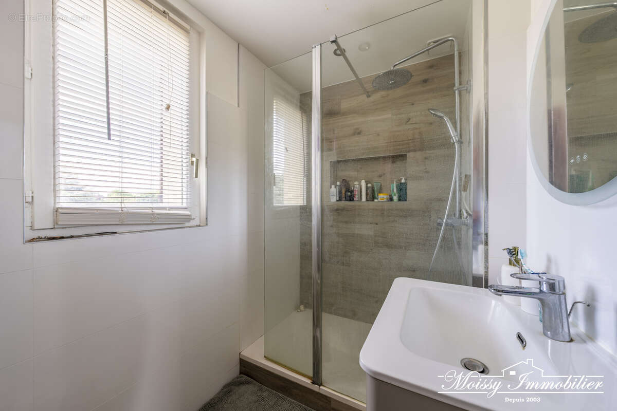 Maison à MOISSY-CRAMAYEL