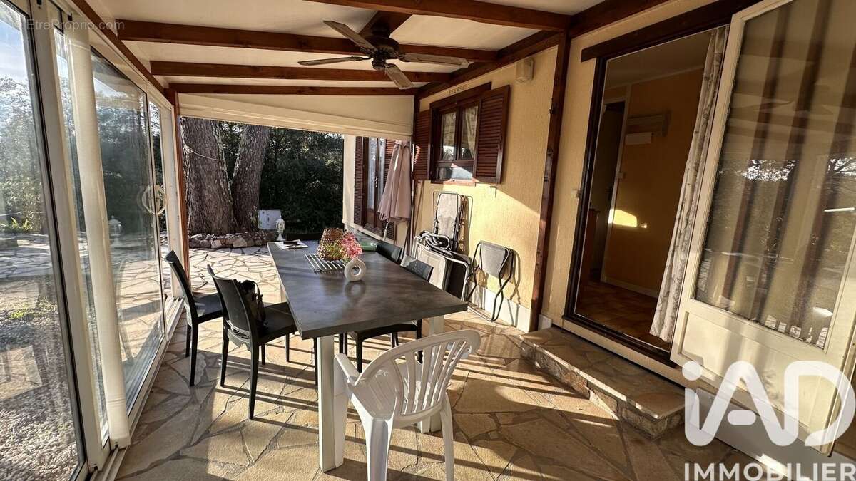 Photo 3 - Terrain à FREJUS