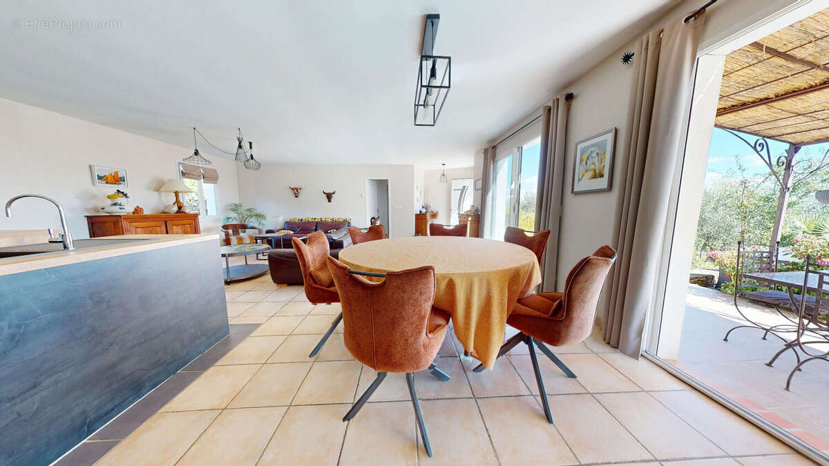 Maison à BAGNOLS-SUR-CEZE