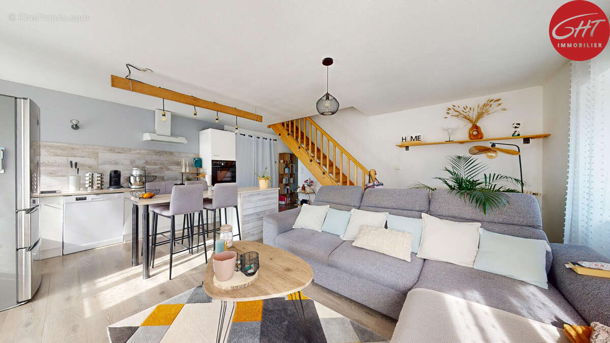 Appartement à HYEVRE-PAROISSE