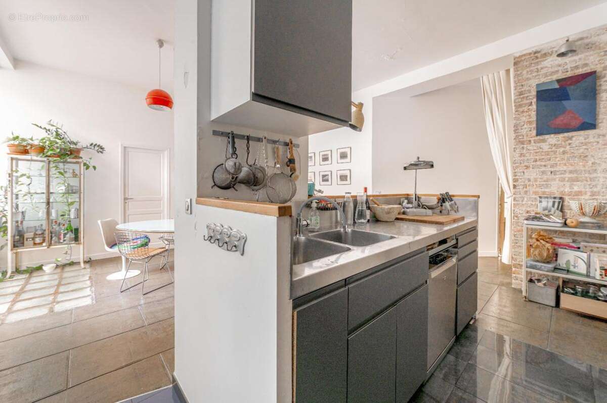 Appartement à PARIS-10E