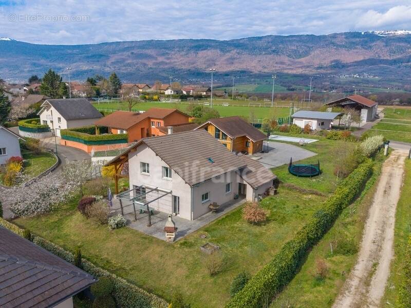 Maison à CHALLEX
