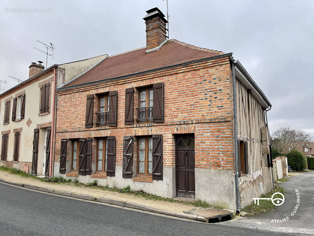 Maison à CHAUMONT-SUR-THARONNE