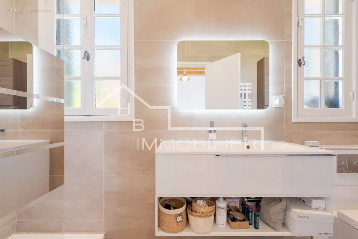 Maison 233 m² à Cagnes-Sur-Mer  - photo 18
