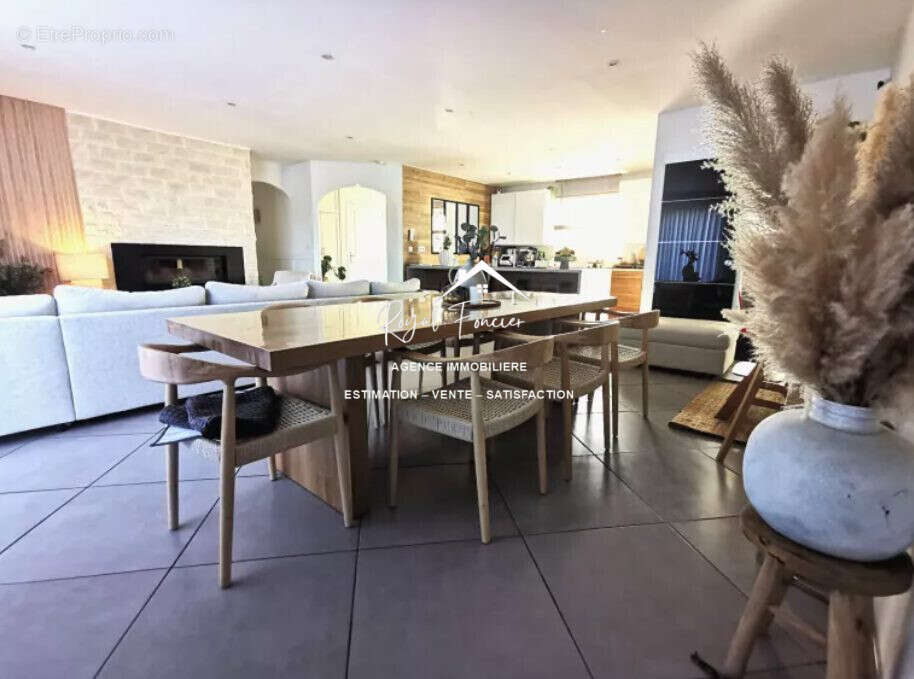 Séjour - Maison à CHATELLERAULT