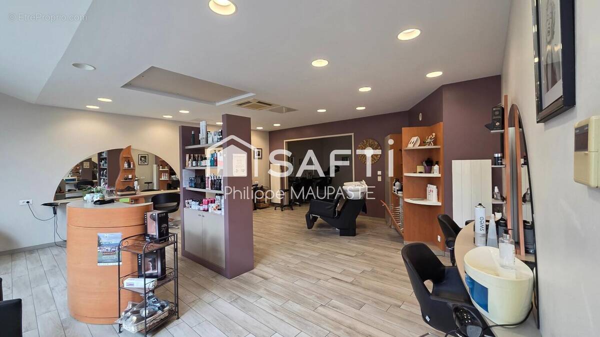 Photo 1 - Commerce à NEVERS