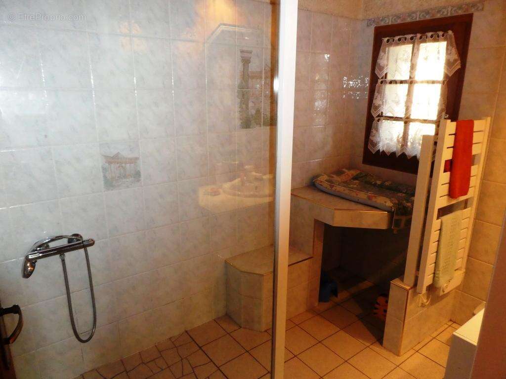 Maison à SAINT-CARADEC-TREGOMEL