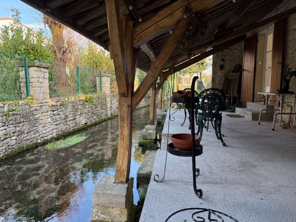 Maison à RUFFEC