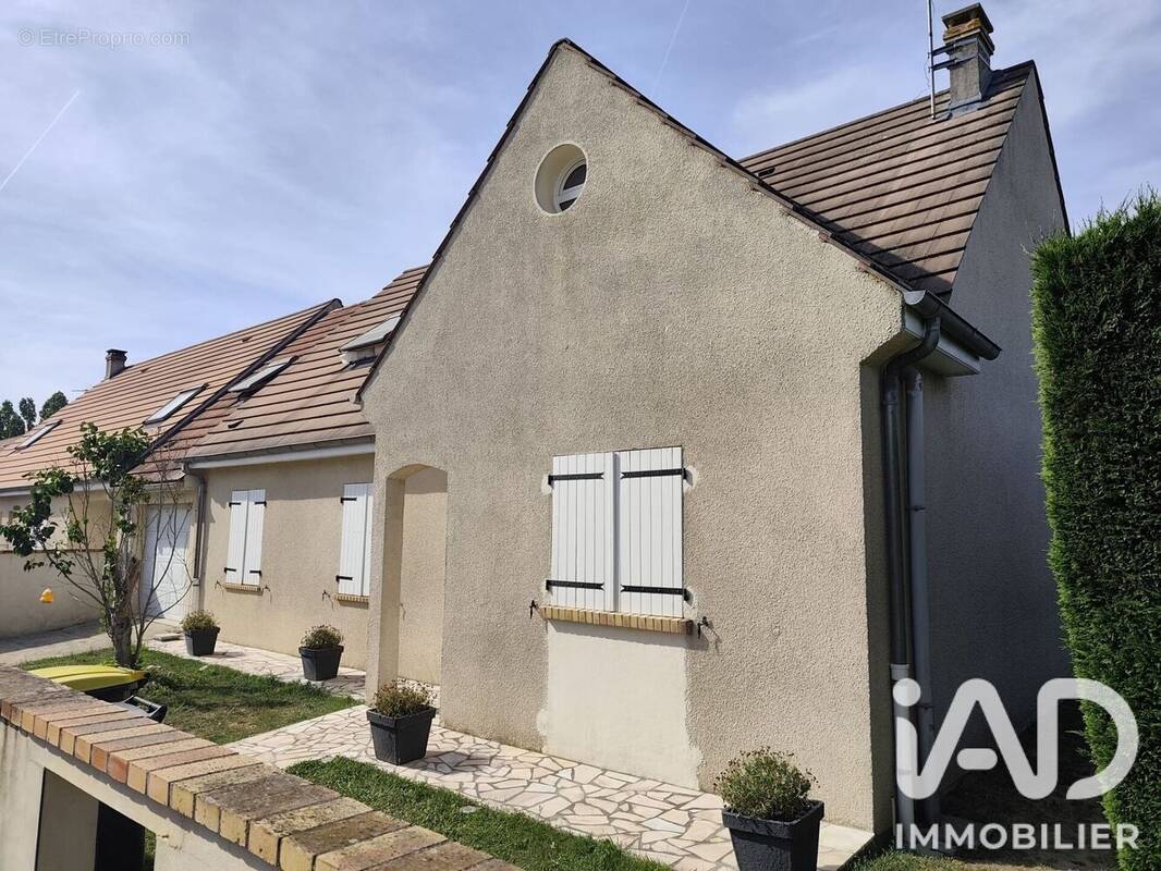 Photo 1 - Maison à ESBLY