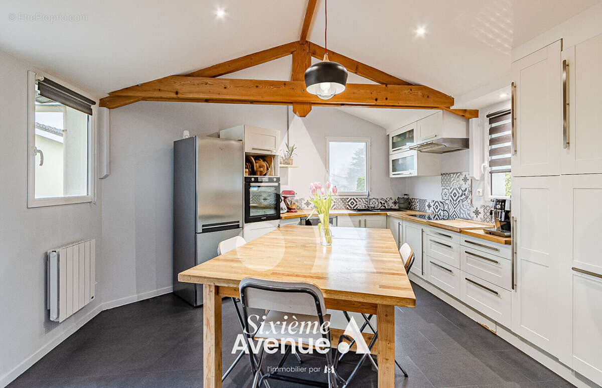 EXCLUSIVITÉ - Maison clé en main à proximité immédiate de l'école - CHAZAY-D'AZERGUES - photo 4