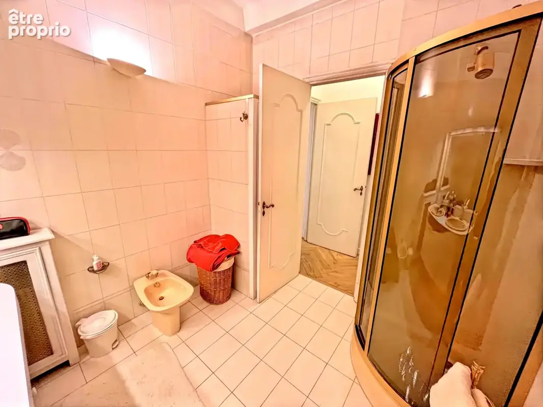 Une occasion rare d'acquérir un appartement lumineux de 2 chambres directement sur la célèbre Promenade des An - photo 10