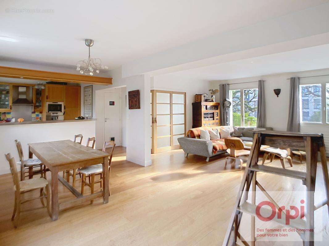 Maison à ISSY-LES-MOULINEAUX