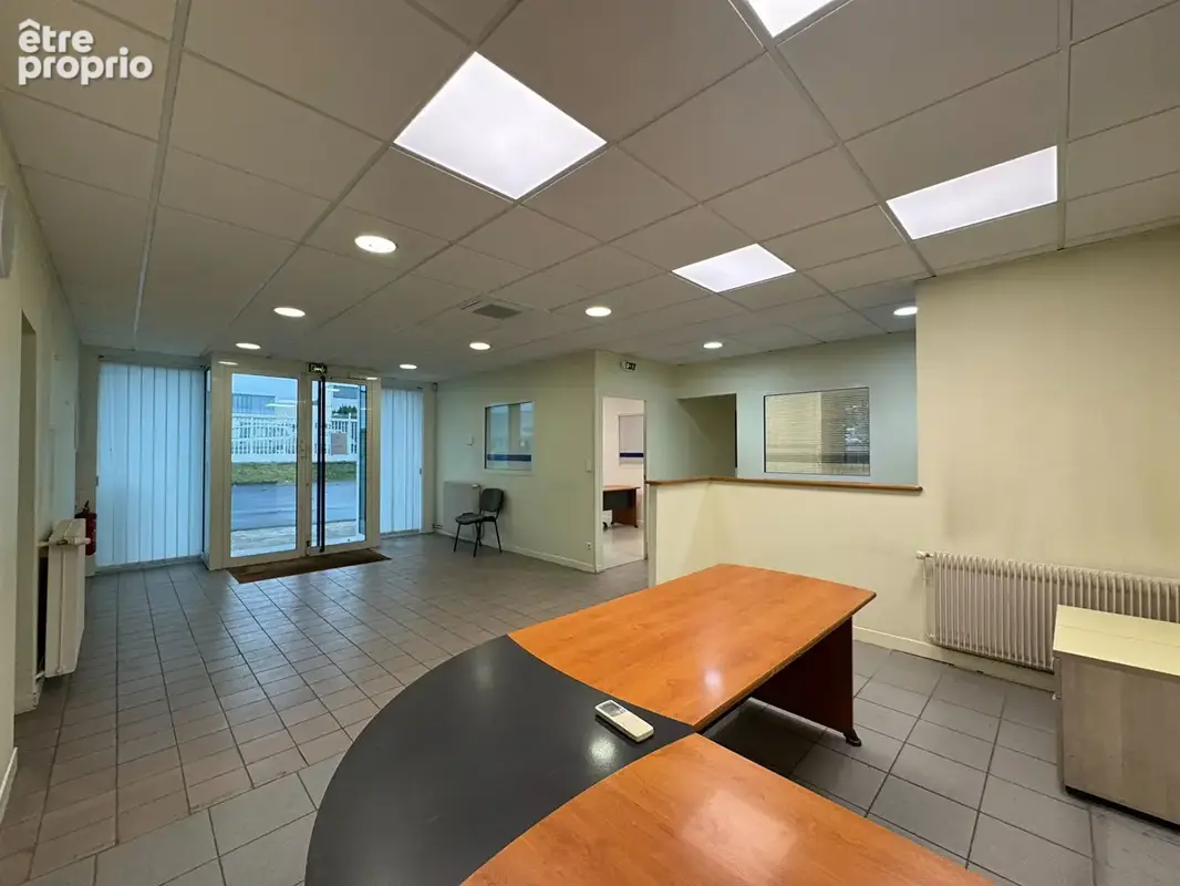 Bâtiment d'activité avec bureaux - 2245 m² - Zone Reims/Tinqueux - photo 8