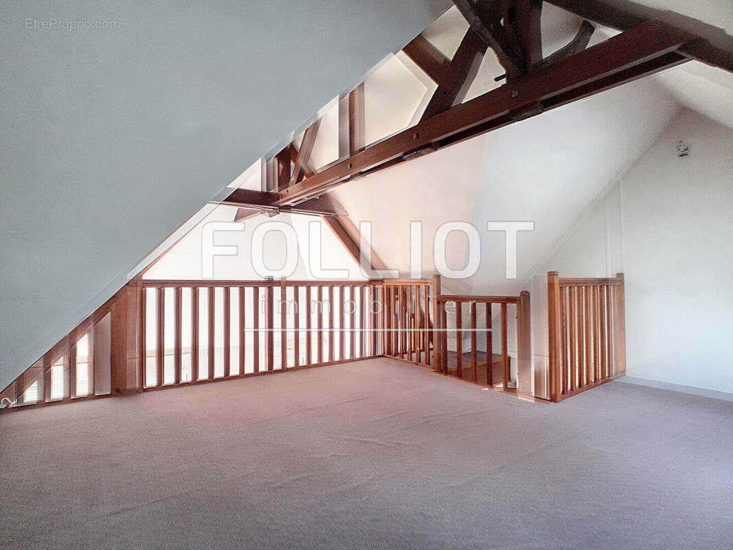 Appartement à VILLEDIEU-LES-POELES