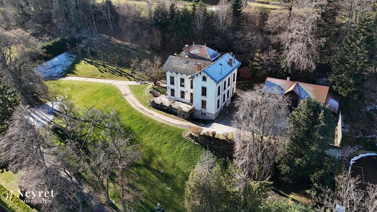 Maison à SAINT-BONNET-LE-CHATEAU