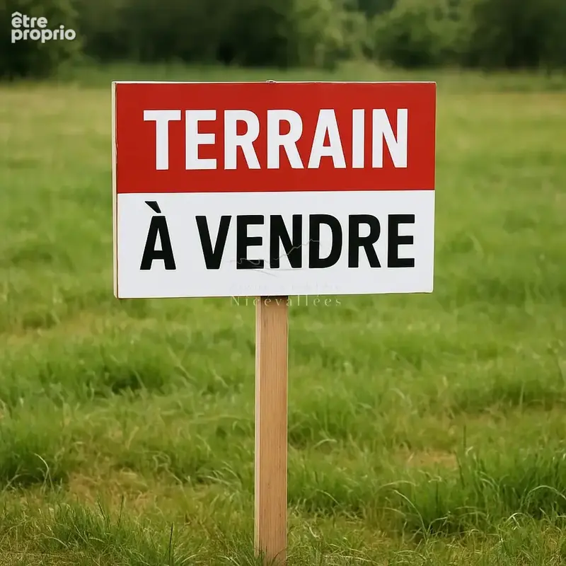 Terrain à CASTAGNIERS