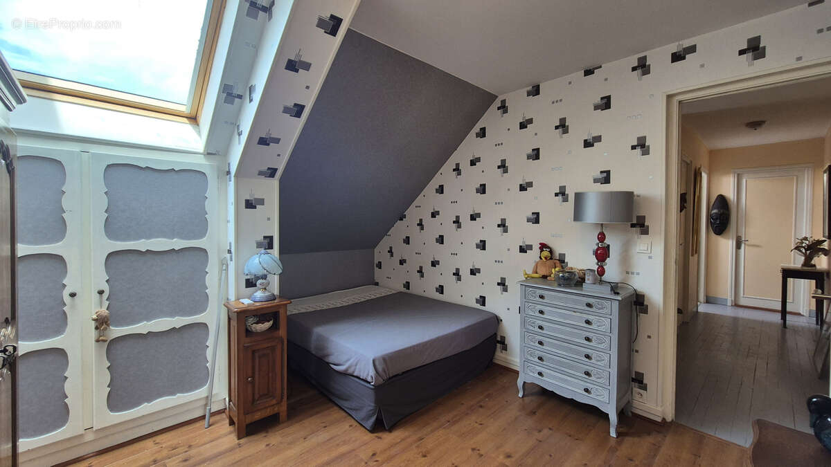 Maison Familiale de plus 170m2 avec Jardin et Garage Secteur Recherché Aplemont - photo 13