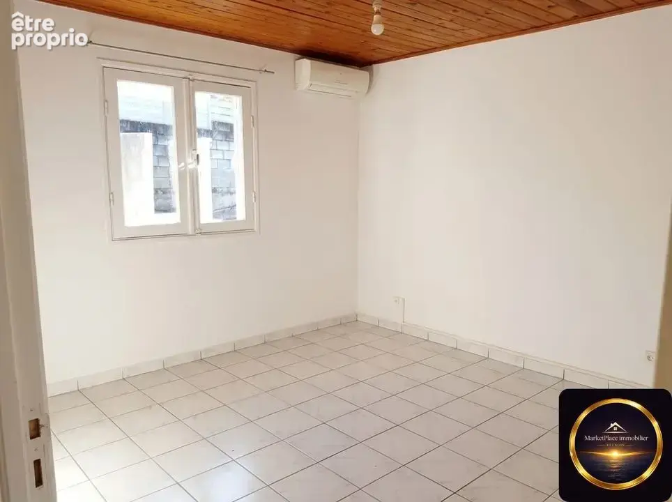 plain pied - jardin arboré - piscinable - 4 chambres