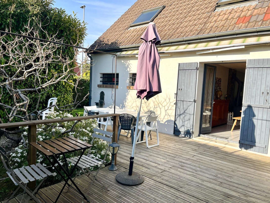 Maison à LIVRY-SUR-SEINE