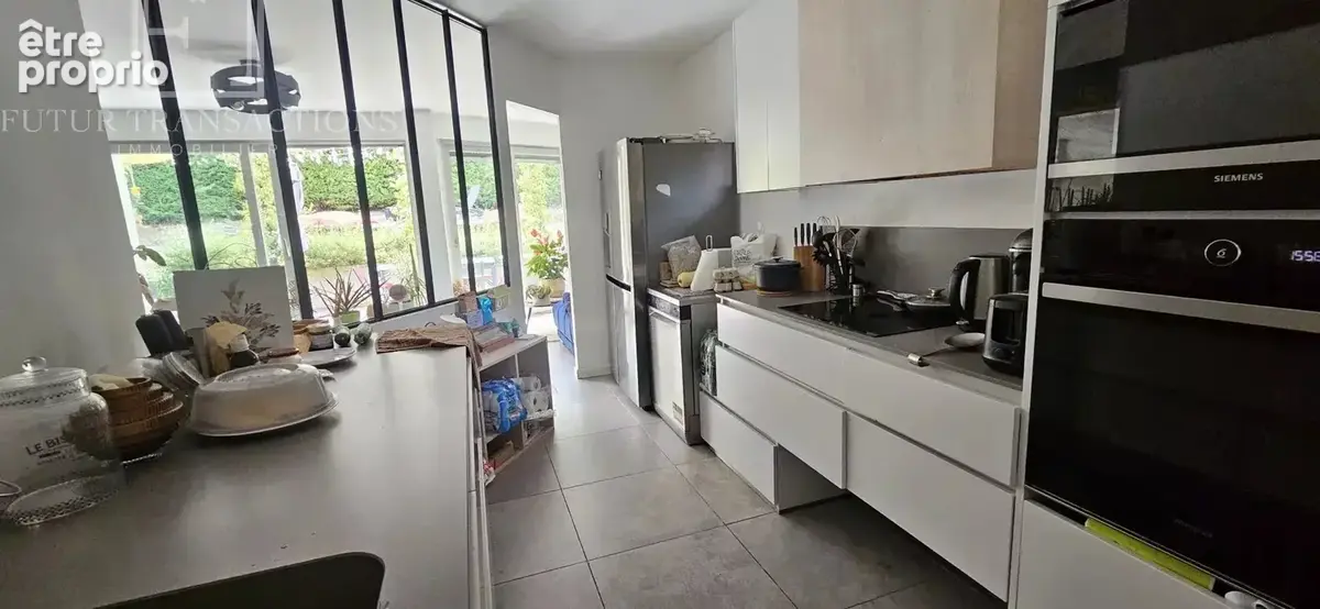 MARLY-LE-ROI - MAISON FAMILIALE 185 m² de surface totale - 156,85 m² Loi Carrez - 5 chambres - Jardin exposé Ouest - DPE B. - photo 7