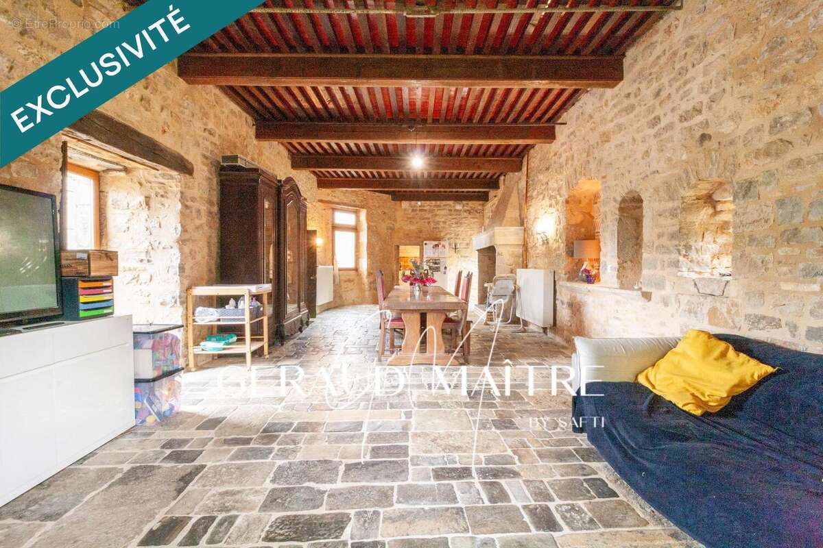 Maison 114 m² à Viala-Du-Pas-De-Jaux  - photo 3