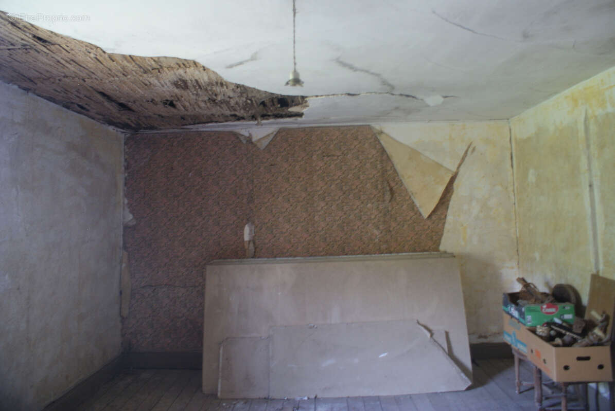 Maison à COLLONGES-LA-ROUGE