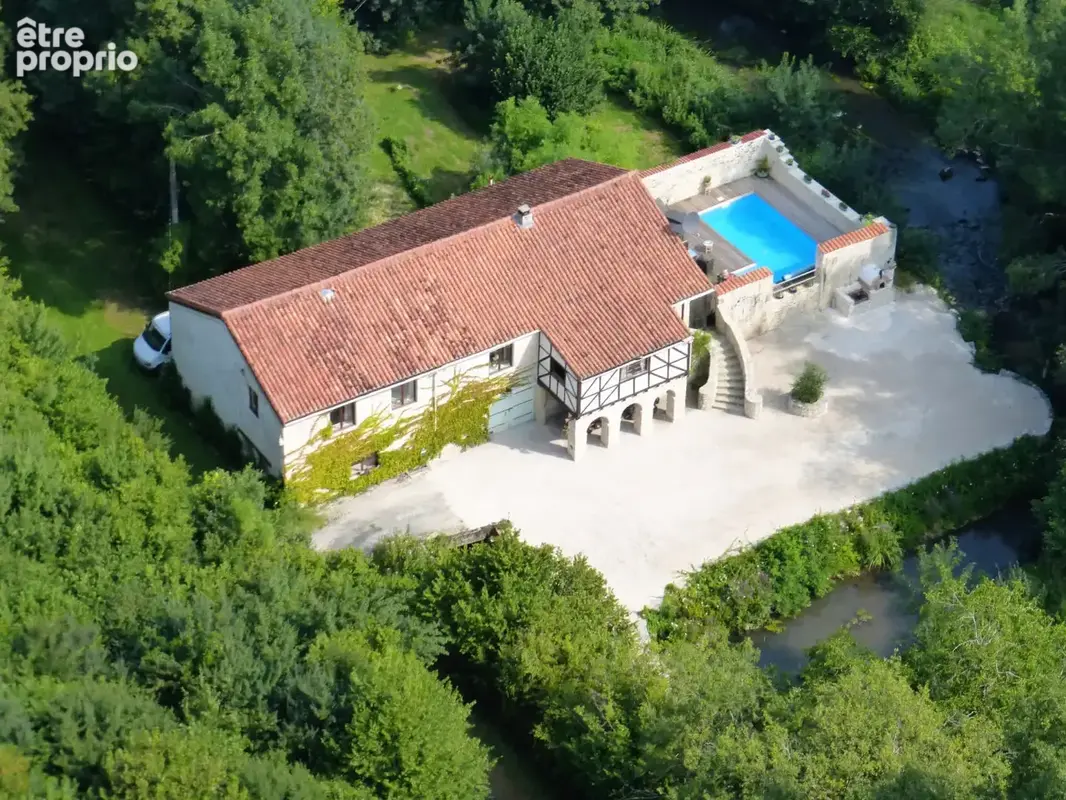 OVERVIEW - Maison à SAINT-CIERS-SUR-BONNIEURE