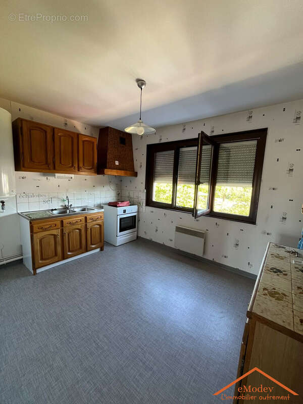Appartement 82 m² à Golbey  - photo 4